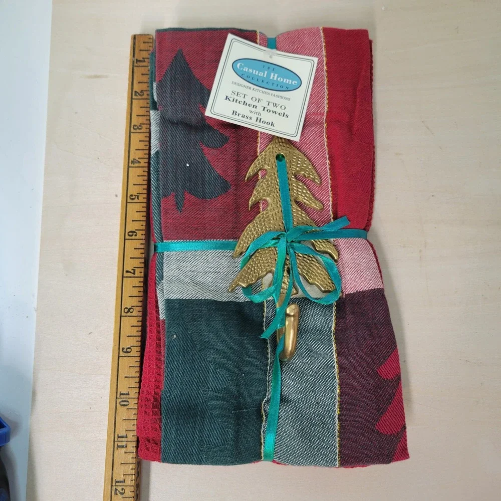 Casual Home‎ Christmas Kitchen Towel Set of 2 Buffalo Plaid Tree Hook New